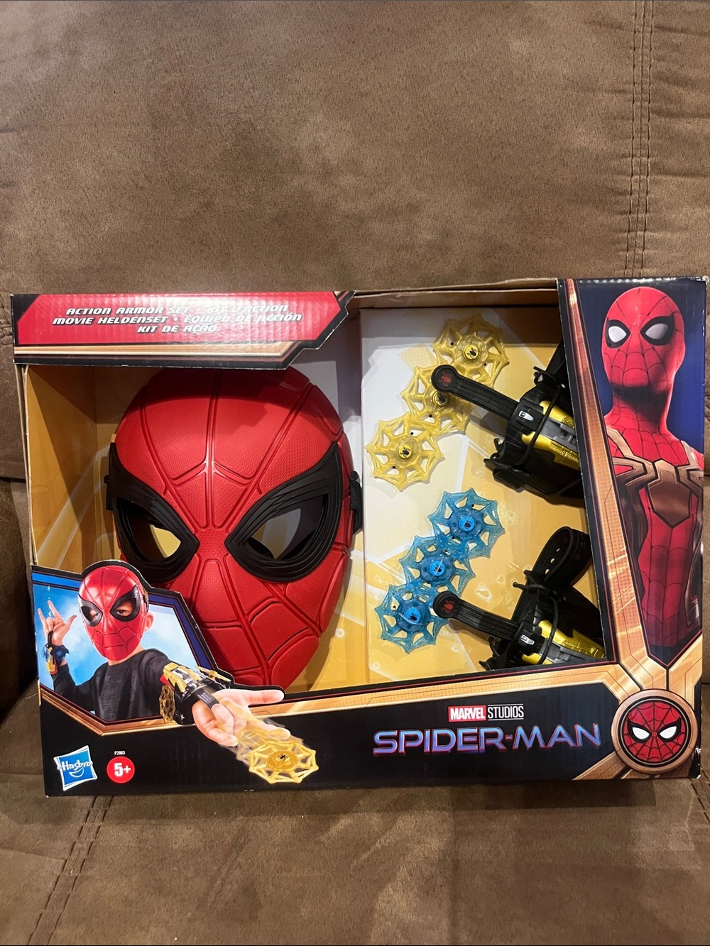Hasbro Spider-Man Red and Black Roleplay Mask with Web Launcher Discs